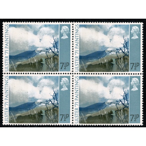 1971 "Ulster" Paintings 7½p. BROAD BAND 6mm from left edge. Block of 4. SG 882c.