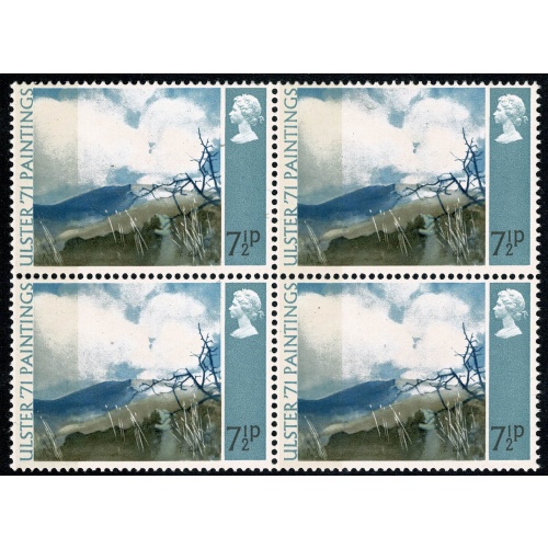1971 "Ulster" Paintings 7½p. BROAD BAND 0/1mm from left edge. Block of four. SG 882c.