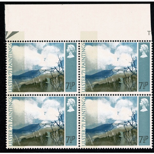1971 "Ulster" Paintings 7½p. BROAD BAND 0/1mm from left edge. Marginal block of four. SG 882c.