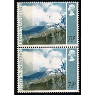 1971 "Ulster" Paintings 7½p. BROAD BAND 0/1mm from left edge.  Vertical pair. SG 882c.
