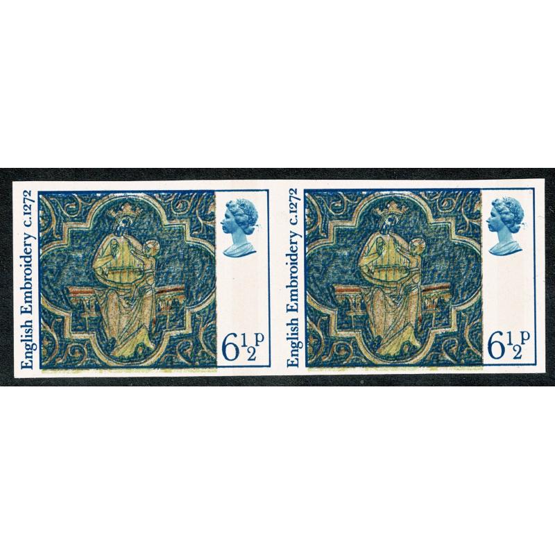 1976 Christmas 6½p. IMPERFORATE pair. SG 1018a